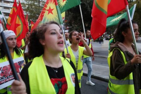 Κούρδοι: «Ή θα πεθάνουμε όλοι μαζί ή θα νικήσουμε»