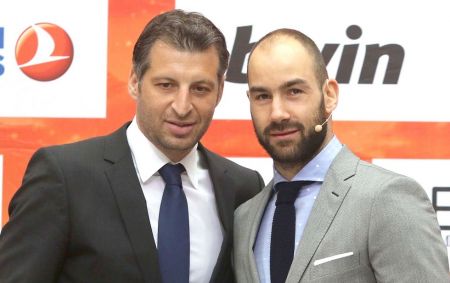 Ανελέητο τρολάρισμα Παπαλουκά στον Σπανούλη : Το… χρήσιμο δώρο