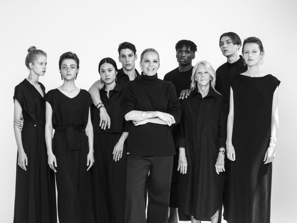 Πολίνα Σαπουνά Ελλις: «Το υλικό έχει δύναμη από μόνο του»