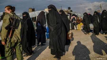 Deutsche Welle: Τι θα γίνει με τους μαχητές του ISIS;