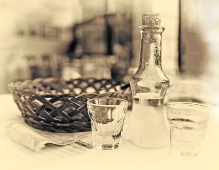 Τσίπουρο : Η χημεία πίσω από το εθνικό μας απόσταγμα