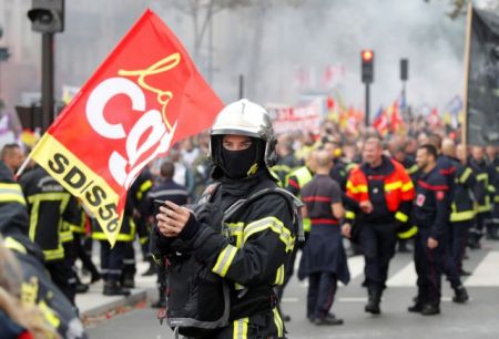 Γαλλία – Παρίσι: Επεισόδια σε διαδήλωση πυροσβεστών