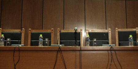 Εισαγγελείς: Διαφωνούν με την κατ’ έγκληση δίωξη κακουργηματικής απιστίας