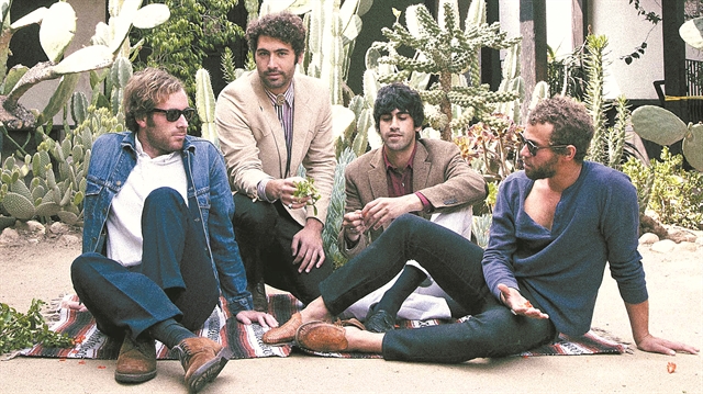 LiVE ΩΣ ΤΑ ΧΡΙΣΤΟΥΓΕΝΝΑ