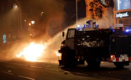Βαρκελώνη : Μετά τον… πόλεμο αυτονομιστών κι αστυνομικών οι διαβουλεύσεις