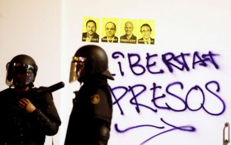 Βαρκελώνη : Απορρίπτει την έκκληση Τόρα για διάλογο ο Σάντσεθ