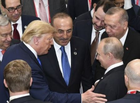 Ενας κόσμος στα όρια του παραλόγου