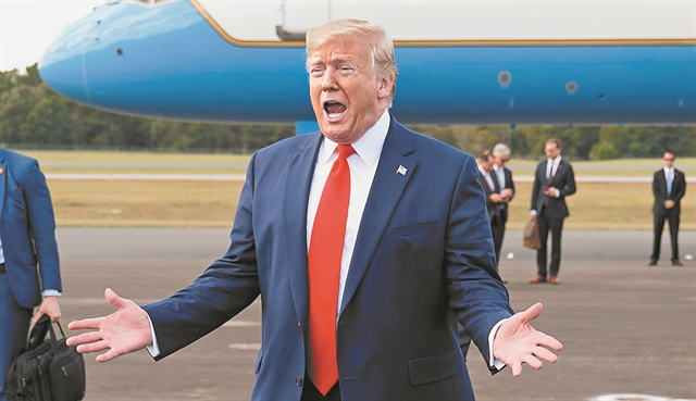 Ο μισός Λευκός Οίκος μπλεγμένος στα δίχτυα του σκανδάλου Τραμπ