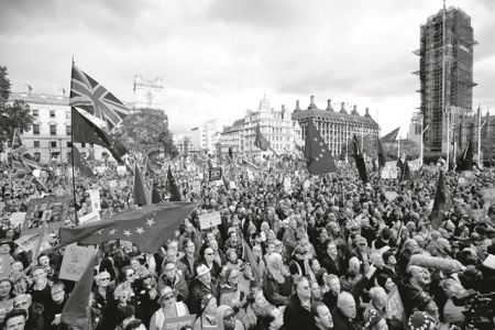 Τελικά το Brexit πραγματοποιείται. Γιατί;