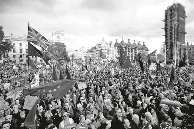 Τελικά το Brexit πραγματοποιείται. Γιατί;
