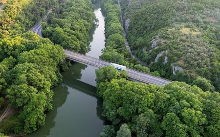 Κομμένη στα… δύο η χώρα : Κλειστή η γέφυρα των Τεμπών για 8 μήνες