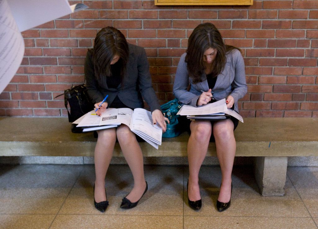 Η ανεργία είναι… γένους θηλυκού – Τι δείχνουν τα νέα στοιχεία του ΟΑΕΔ