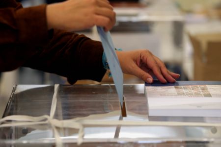Οι εκτός επικράτειας Έλληνες πρέπει να έχουν δικαίωμα ψήφου, όμως και πάλι δεν θα το αποκτήσουν