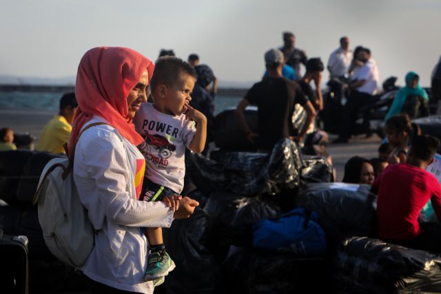 Προσφυγικό : Κάτοικοι και ξενοδόχοι έδιωξαν 200 πρόσφυγες από τα Βρασνά