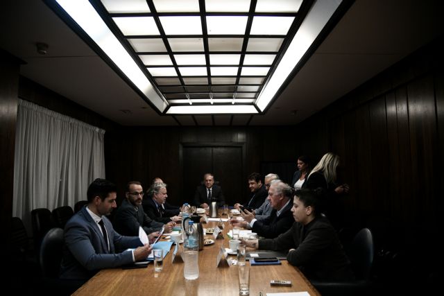 Ψήφος αποδήμων : Το παρασκήνιο της συναίνεσης