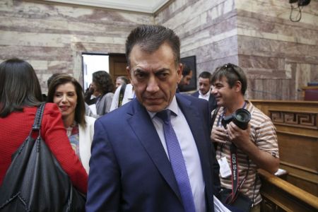 Βρούτσης – Τζανακόπουλος: Αγρια κόντρα στη Βουλή  για τις εκκρεμείς συντάξεις