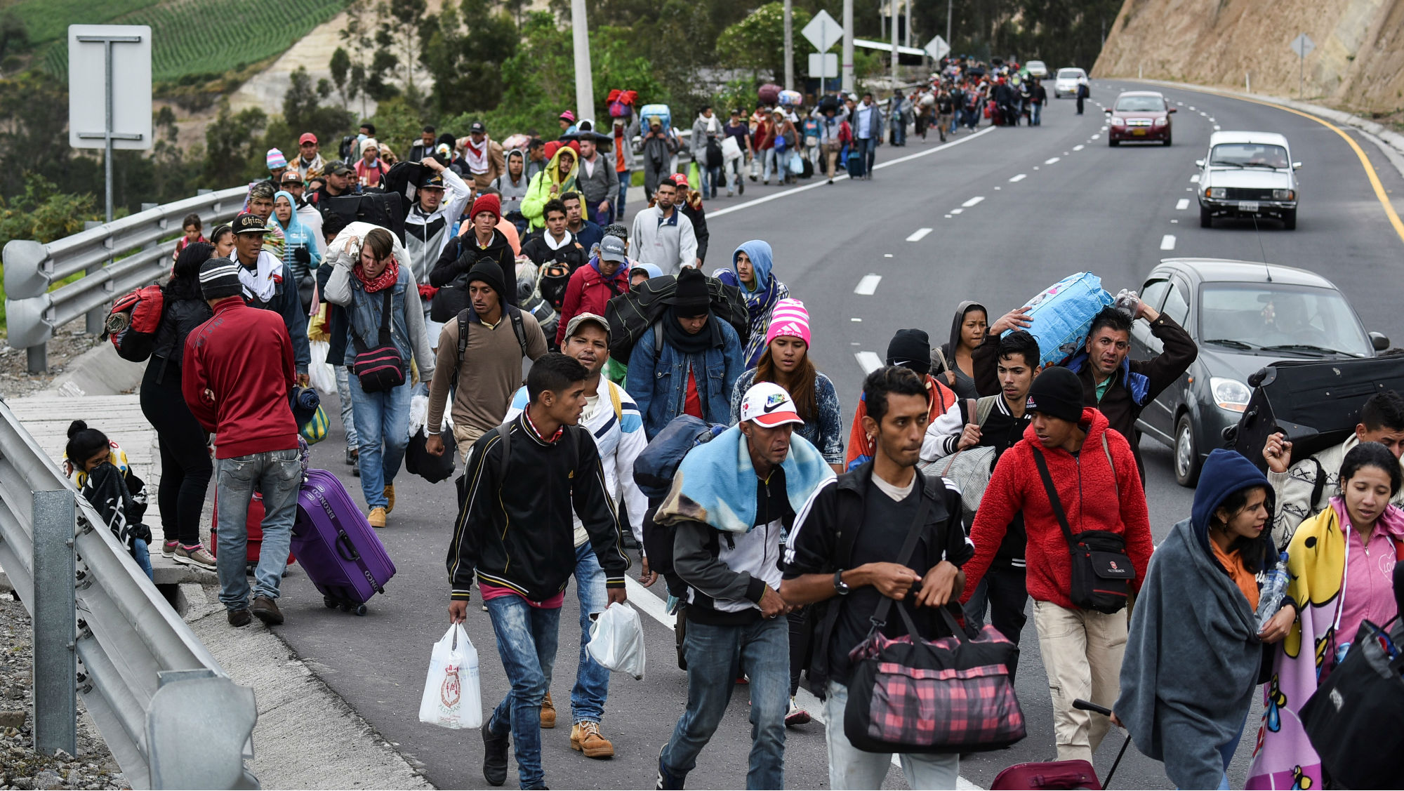 Βενεζουέλα: Χιλιάδες πολίτες εγκαταλείπουν τη χώρα καθημερινά