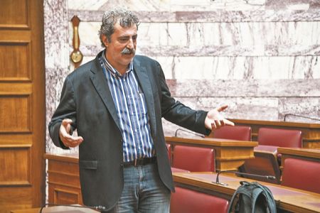 Νέο «χτύπημα» του πολακισμού στους θεσμούς