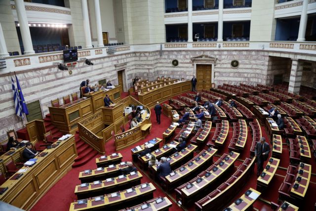 Αντιπαράθεση κυβέρνησης – ΣΥΡΙΖΑ στη συζήτηση για το Αναπτυξιακό