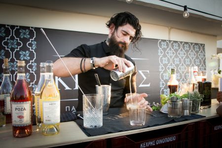 Ρετσίνα με θέα