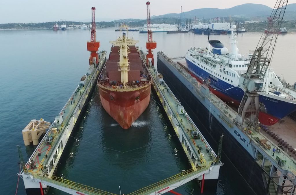 Πειραιάς : ΄Ολο και περισσότερα πλοία στην ναυπηγοεπισκευαστική ζώνη