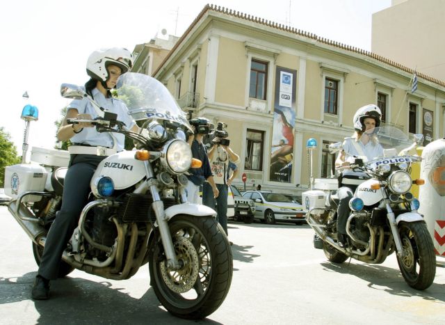 Και δεύτερη σπείρα εμβολισμού καταστημάτων με αυτοκίνητα εξάρθρωσε η ΕΛ.ΑΣ.