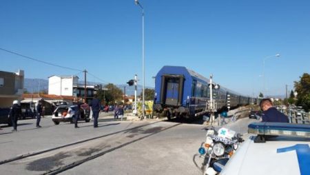 Τρίκαλα : Μία νεκρή από σύγκρουση τρένου με ΙΧ