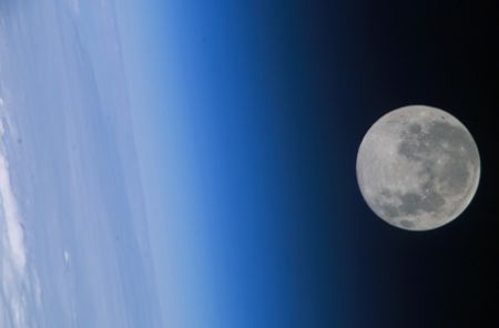 NASA : Αποστολή ρόβερ στη Σελήνη το Δεκέμβριο του 2022