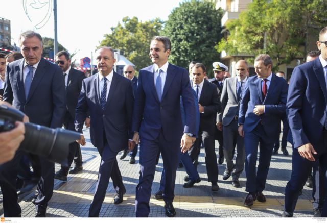 Από Αριστοτέλους και Τσιμισκή ξεκίνησε τη βόλτα του ο Πρωθυπουργός