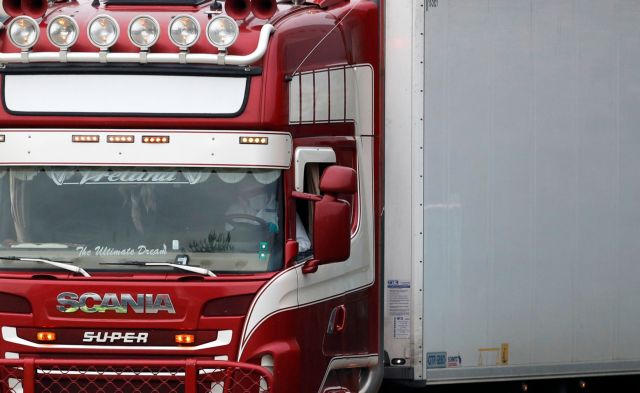 Έσσεξ : Ελεύθεροι με εγγύηση τρεις συλληφθέντες για το φορτηγό της φρίκης