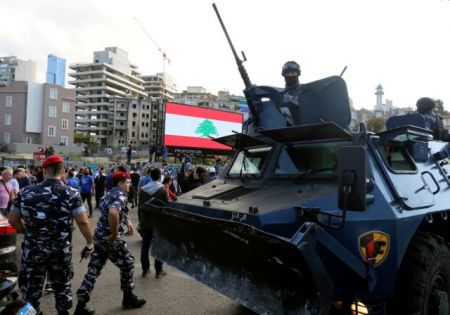 Λίβανος : Οι διαδηλώσεις παραίτησαν την κυβέρνηση Χαρίρι – Χάος στη Βηρυτό