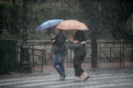 Καιρός : Πέφτει η θερμοκρασία και έρχονται βροχές