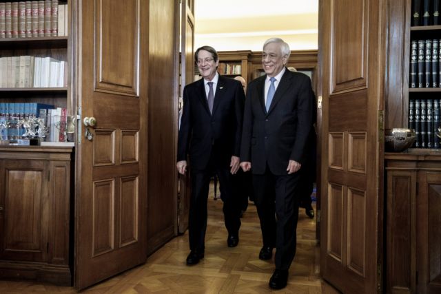 Παυλόπουλος – Αναστασιάδης : Δεν θα ανεχτούμε παραβιάσεις της κυπριακής ΑΟΖ από Τουρκία