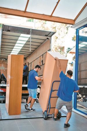 30 χρόνια AstraZeneca, πράξεις προσφοράς