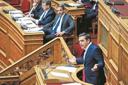 Σε αναζήτηση νέας εθνικής γραμμής
