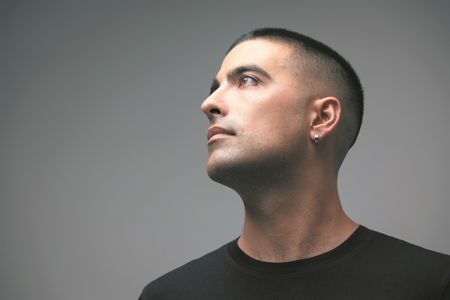 Ενας άνθρωπος γεμάτος ιδιότητες