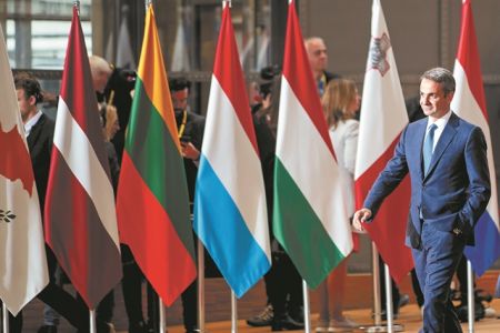 Ο Μητσοτάκης αντιμέτωπος με το πέλαγος των προκλήσεων