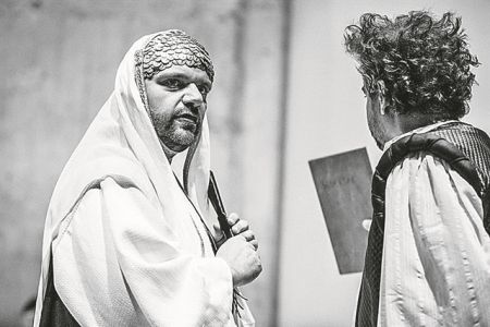 Ο Μάκης και η «Μήδεια» του Μποστ