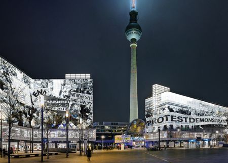 Οταν έπεφτε το Τείχος