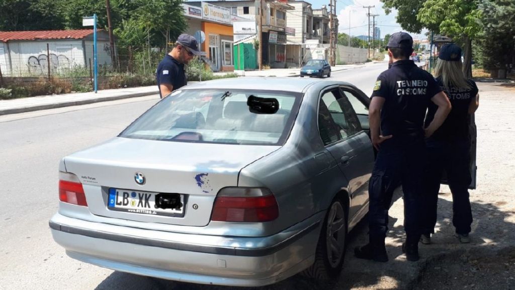 ΑΑΔΕ: Λαβράκια σε ελέγχους αυτοκινήτων με ξένες πινακίδες