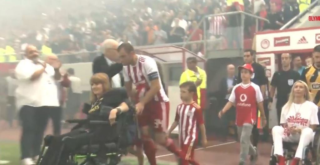 Ο Ολυμπιακός δείχνει ξανά το κοινωνικό του πρόπωπο – Στο πλευρό του μικρού Μιχάλη