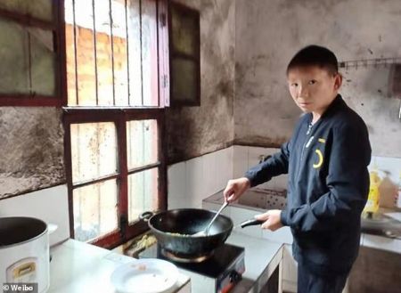 Ένας 34χρονος ζει «παγιδευμένος» σε σώμα παιδιού