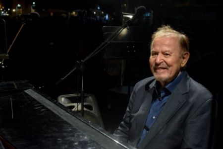 Γιάννης Σπανός : Συγγενείς και φίλοι αποχαιρέτησαν τον σπουδαίο μουσικοσυνθέτη