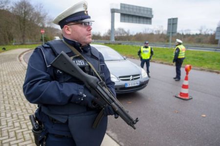 Γαλλία : 31 Πακιστανοί εντοπίστηκαν κρυμμένοι μέσα σε φορτηγό