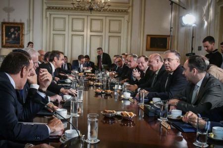 «Οχι» στον ανασχηματισμό