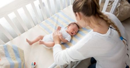 Ερευνα – Ελλάδα : Η κρίση μειώνει τις γεννήσεις