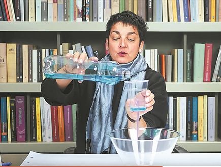 Φυσική με κουμπιά, σπάγγους και καλαμάκια