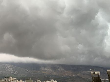 Αττική: Κακοκαιρία και χάος στους δρόμους