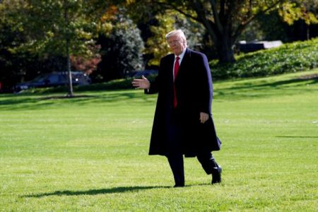 Αρθρογράφος κατέθεσε μήνυση κατά του Τραμπ