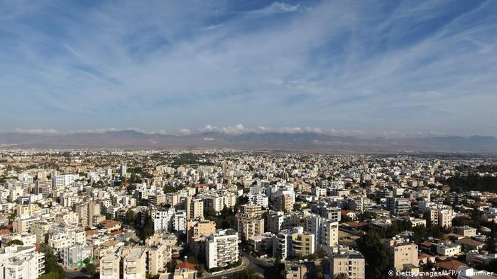 Deutsche Welle: Εκτεθειμένη η κυπριακή κυβέρνηση για τα «χρυσά» διαβατήρια